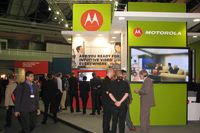 Стенд Motorola был украшен броским призывом «приготовиться к вездесущему видео»