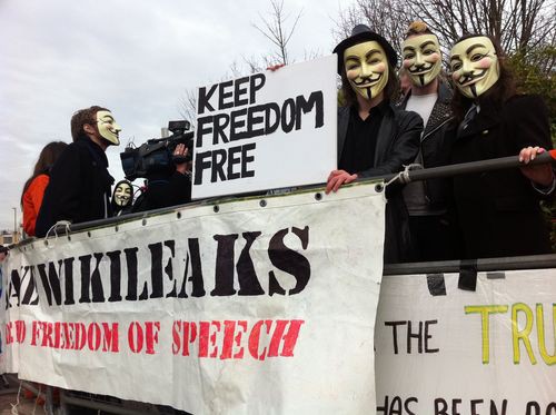 Адвокаты Джулиана Ассанжа продолжают утверждать, что преследование, организованное Швецией, связано с публикациями секретных материалов на сайте WikiLeaks