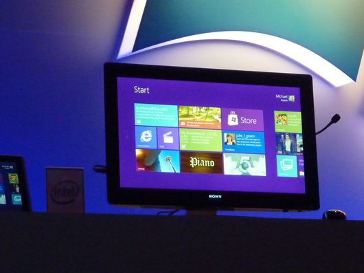 Интерфейс Windows 8 существенно отличается от традиционного рабочего стола, который в Microsoft предлагали пользователям на протяжении многих лет