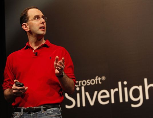 Скотт Гутри, корпоративный вице-президент Microsoft, — наиболее активный сторонник платформы Silverlight среди высшего руководства корпорации
