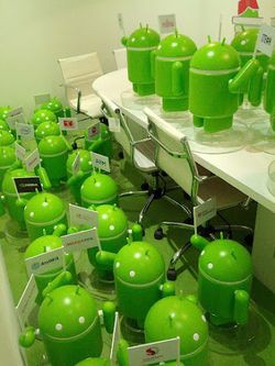Какой десерт от имени Android будет предложен на этот раз, в Google не сообщают, но у компании уже имеется масса предложений, начинающихся на следующую по алфавиту букву J. Источник: Andy Rubin/Google