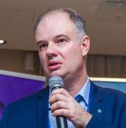 Олег Гиацинтов