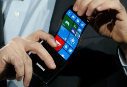 Гибкие экраны для смартфонов, Samsung Electronics